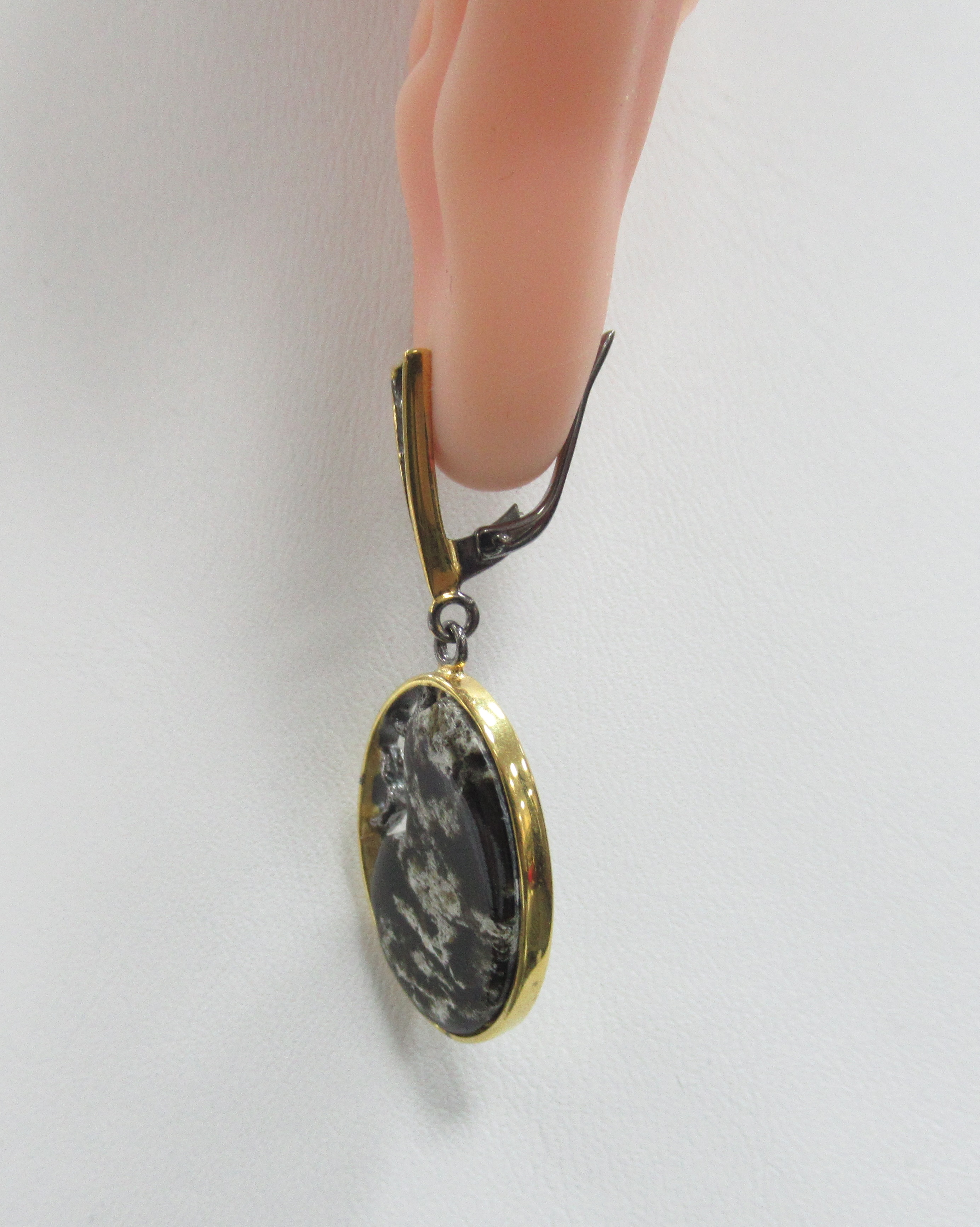 Серебряные серьги с янтарем